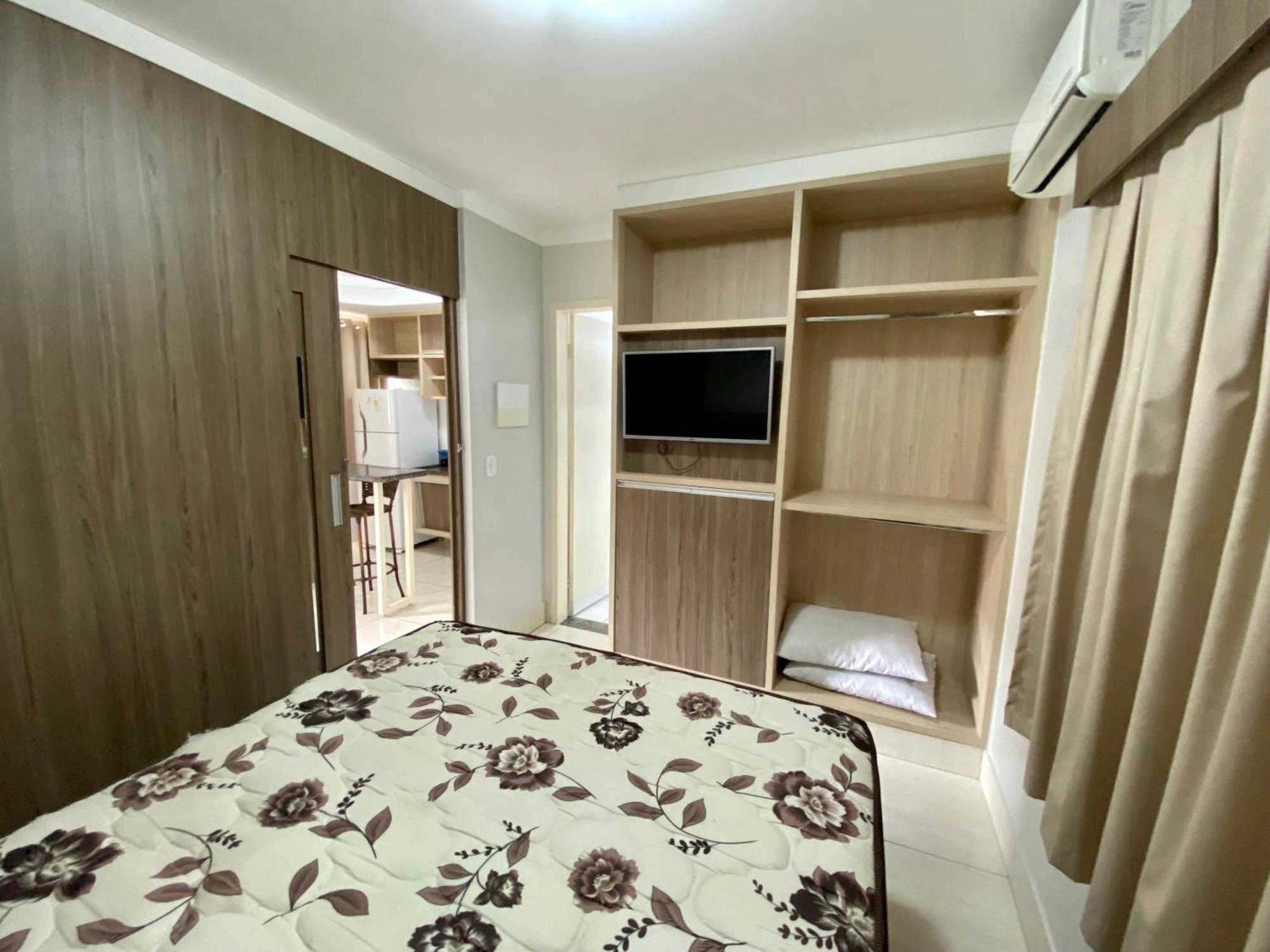Di Roma Lacqua Caldas Novas Park 24H, Com Roupas De Cama E Banho 外观 照片